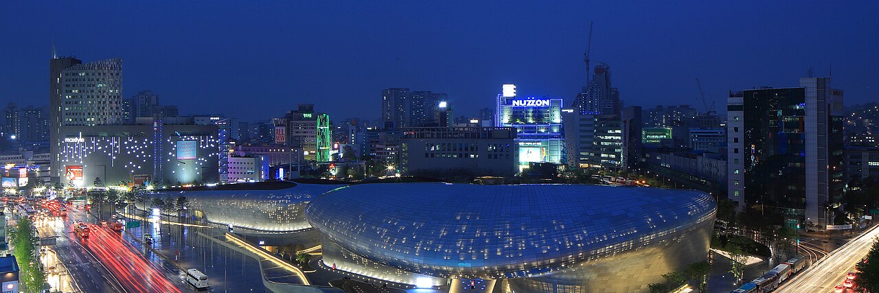 Dongdaemun Design Plaza (동대문디자인플라자) 1