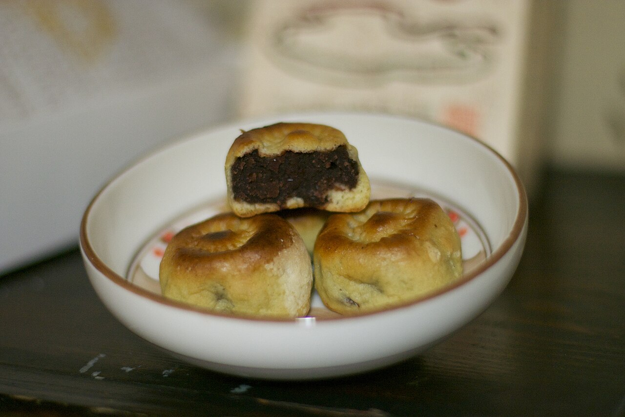 Hwangnam Bread Main Store (황남빵 본점) 3