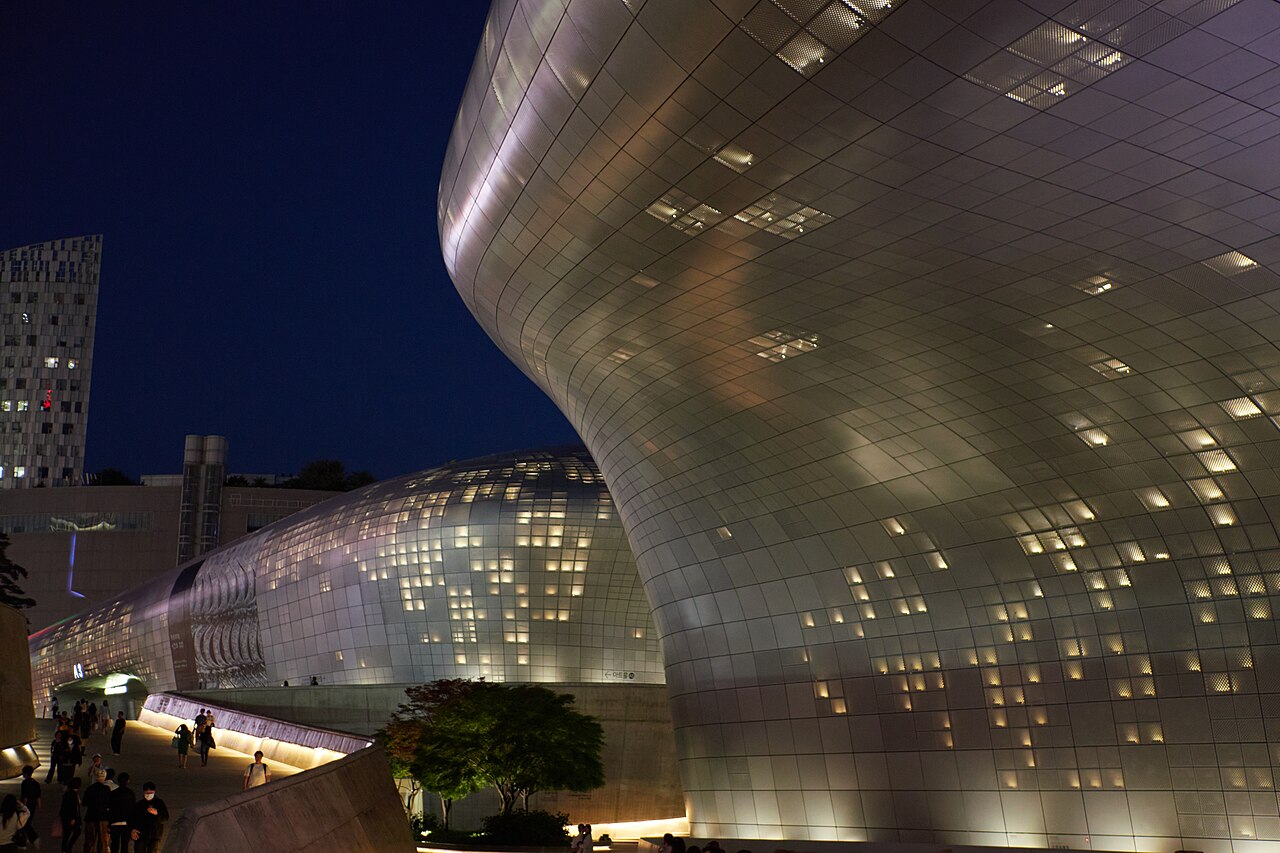 Dongdaemun Design Plaza (동대문디자인플라자) 2
