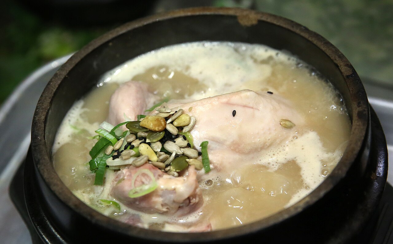Tosokchon Samgyetang (토속촌 삼계탕) 3